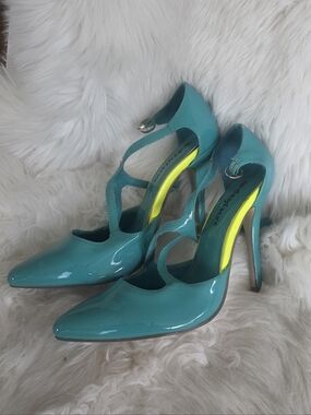 Teal And Neon Patent Heels T-Strap Pointed Toe Pumps Size 7